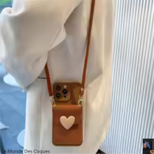 Coque avec bandoulière et cœur 3D pour iPhone